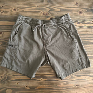 Men’s Avalanche Olive Green Stretch Cargo Shorts Size M Elastic Waist Outdoor